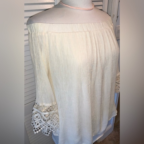 Love Stitch Crochet off the shoulder blouse Cream/Pale Yellow Large - Picture 8 of 9